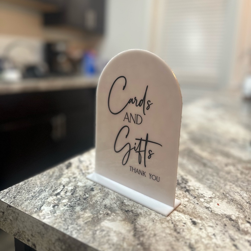 Cards and gifts acrylic sign - Picture 3 of 5